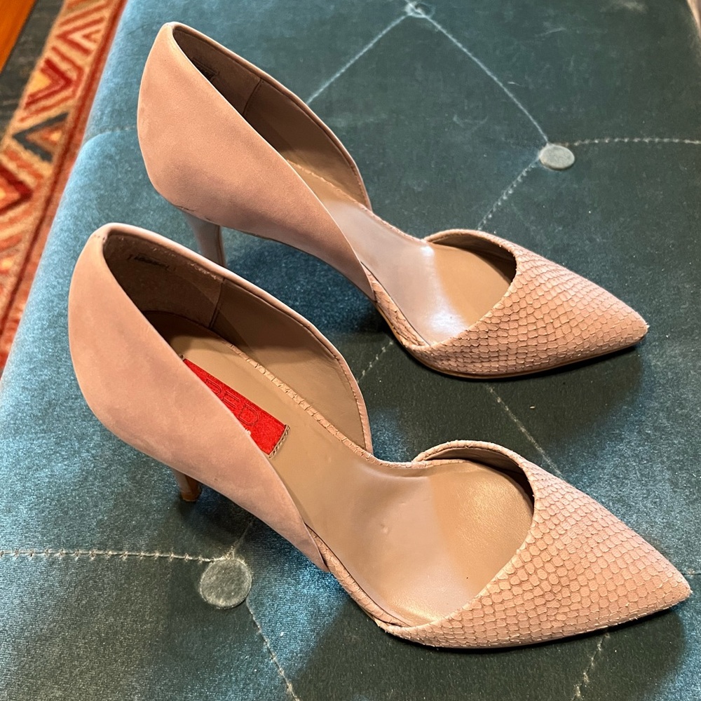 Tan Leather snake skin print pumps heels shoes sz 8.5 RED by Saks Fifth Avenue